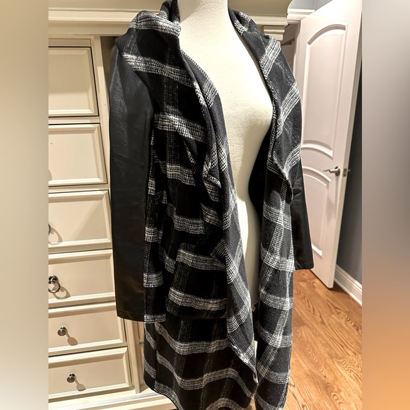 Use couple times it’s like new size medium good condition - Picture 1 of 3